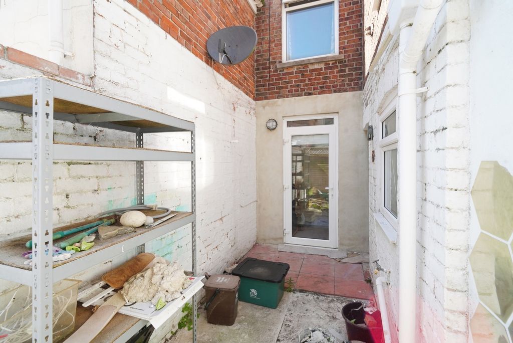 Property photo 2 of 18 Photo