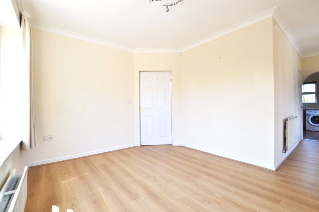 Property photo 3 of 14 Picture No. 12