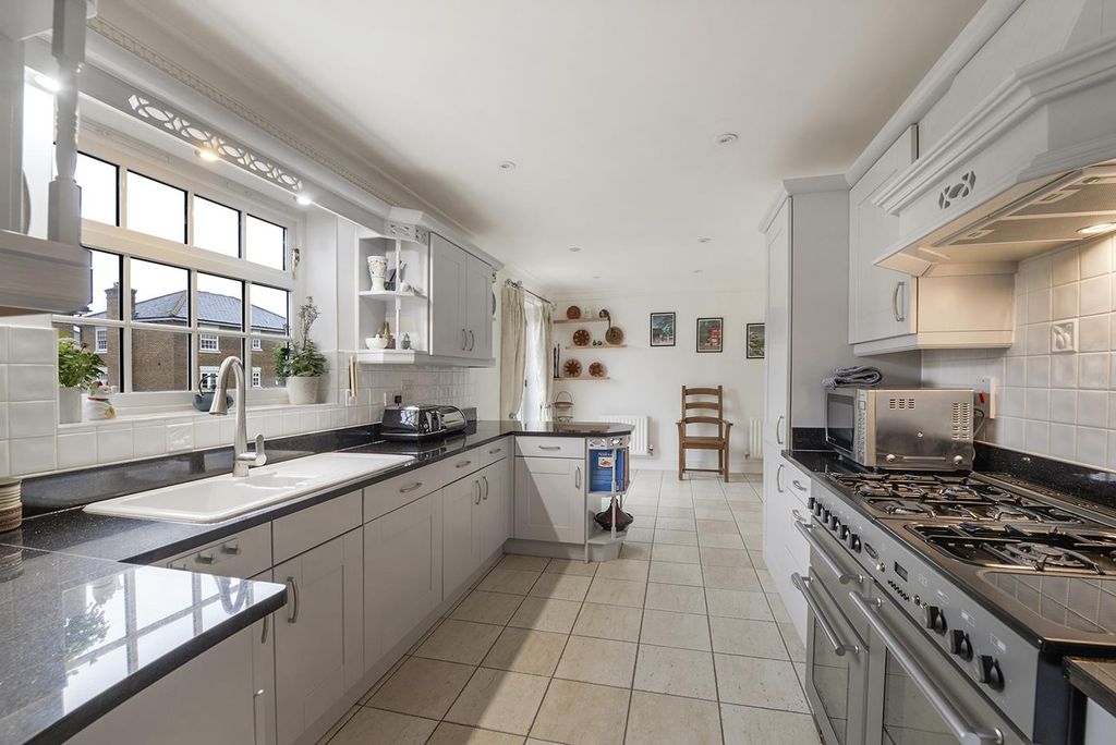 Property photo 3 of 16 Kitchen/Diner