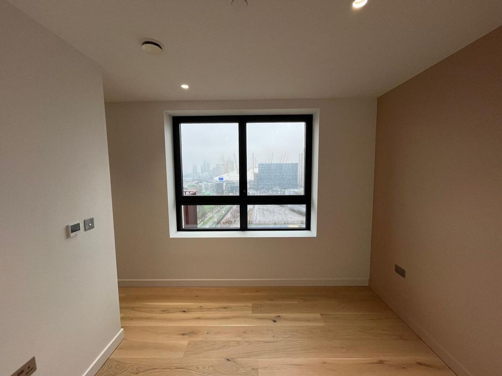 Property photo 3 of 16 Bedroom