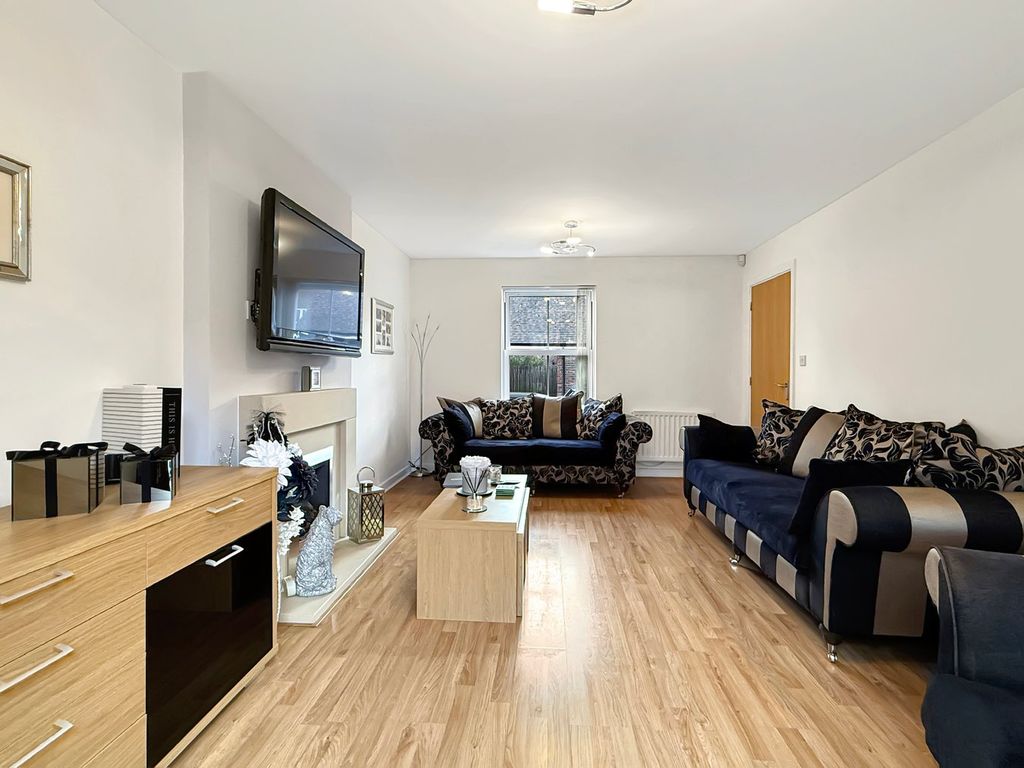 Property photo 3 of 23