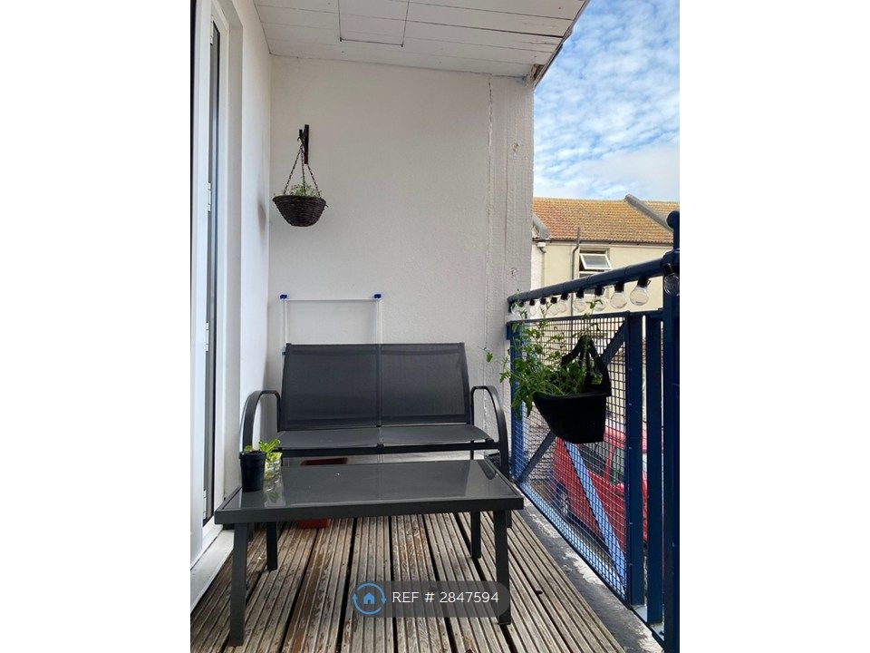 Property photo 3 of 9 Balcony