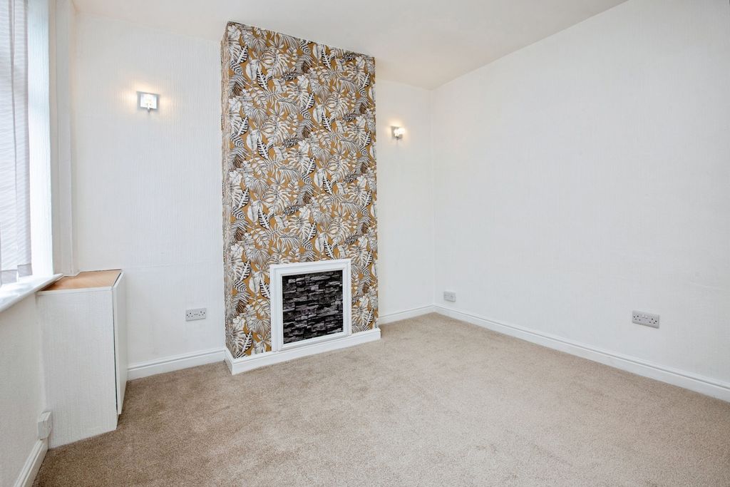Property photo 3 of 15 Pbox-Img.Jpg