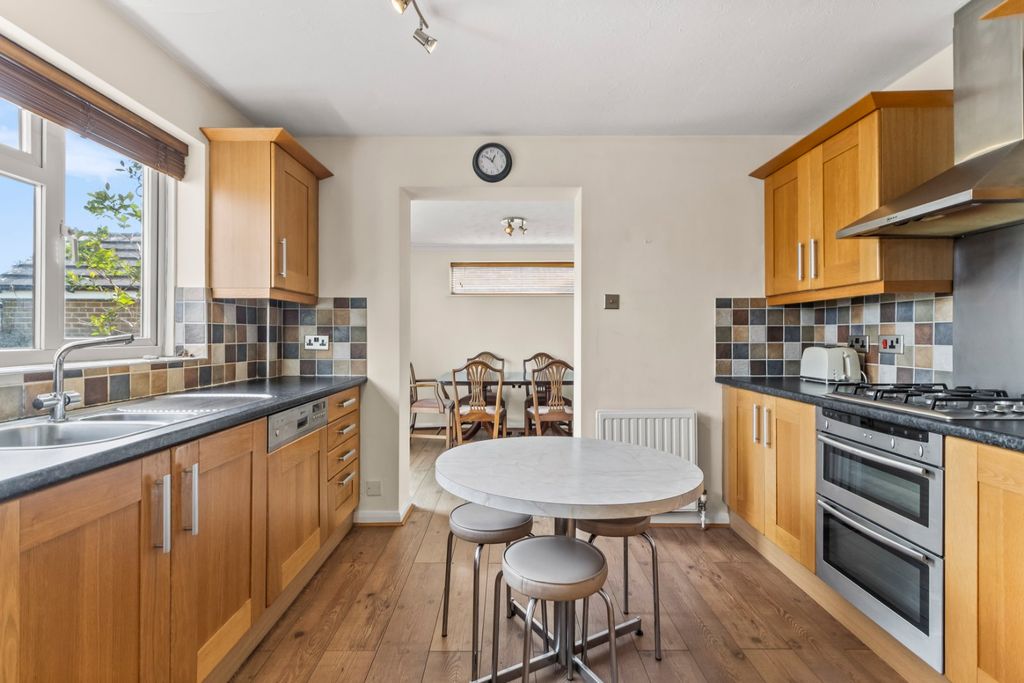 Property photo 2 of 21 Kitchen