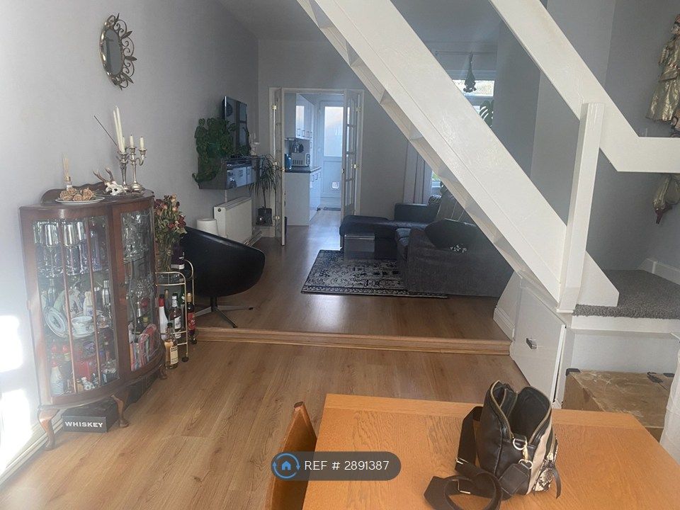 Property photo 1 of 10 Open Plan Lounge