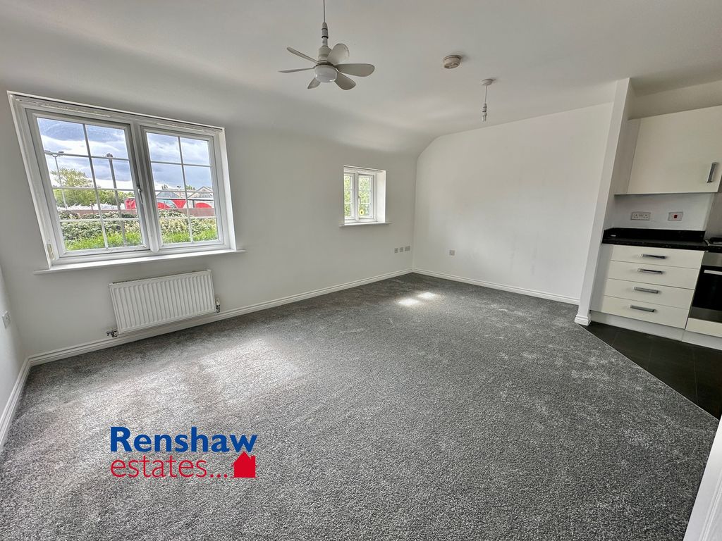 Property photo 1 of 12 L (1)