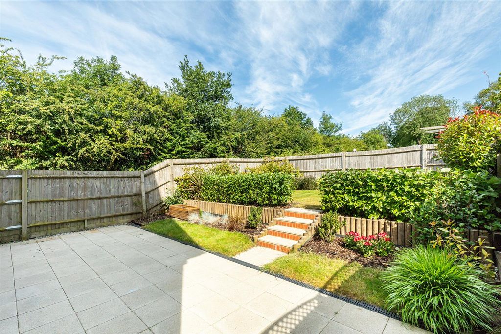 Property photo 3 of 19