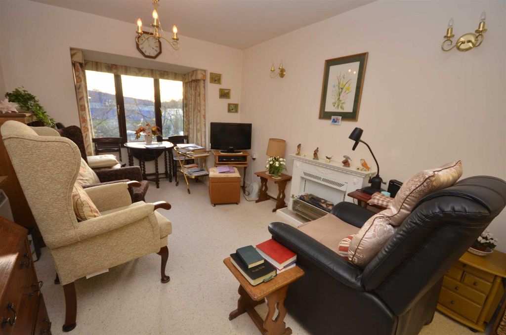 Property photo 2 of 13