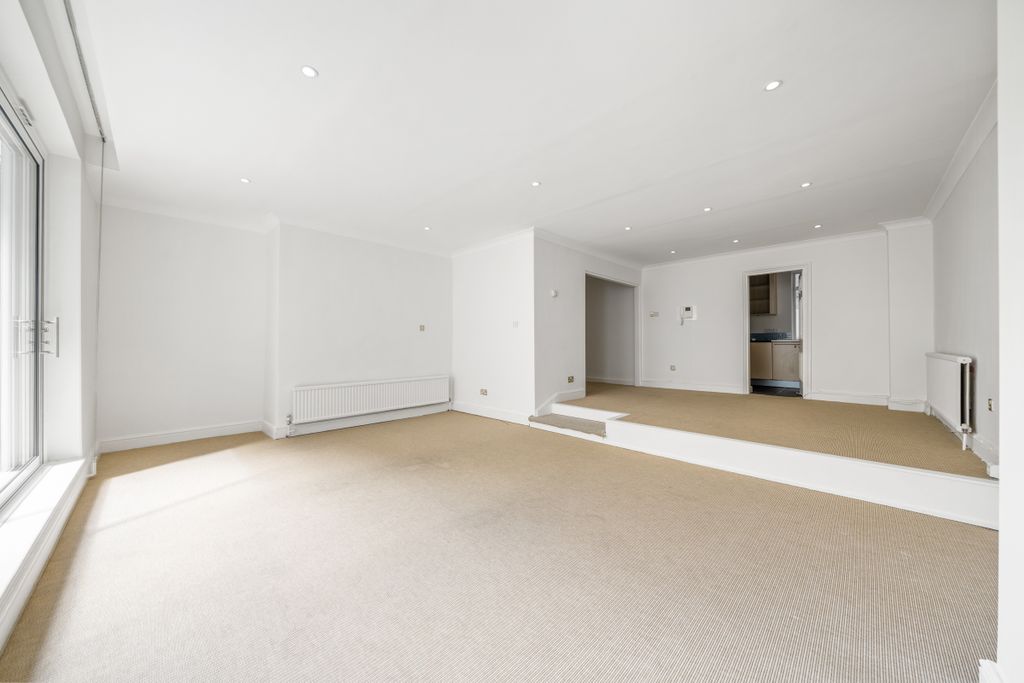 Property photo 2 of 14 3, 49 Pont Street, Sw1X, Martin &amp; Co, Web (14)