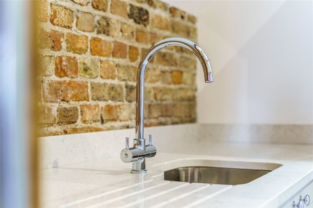 Property photo 3 of 14 Kitchen