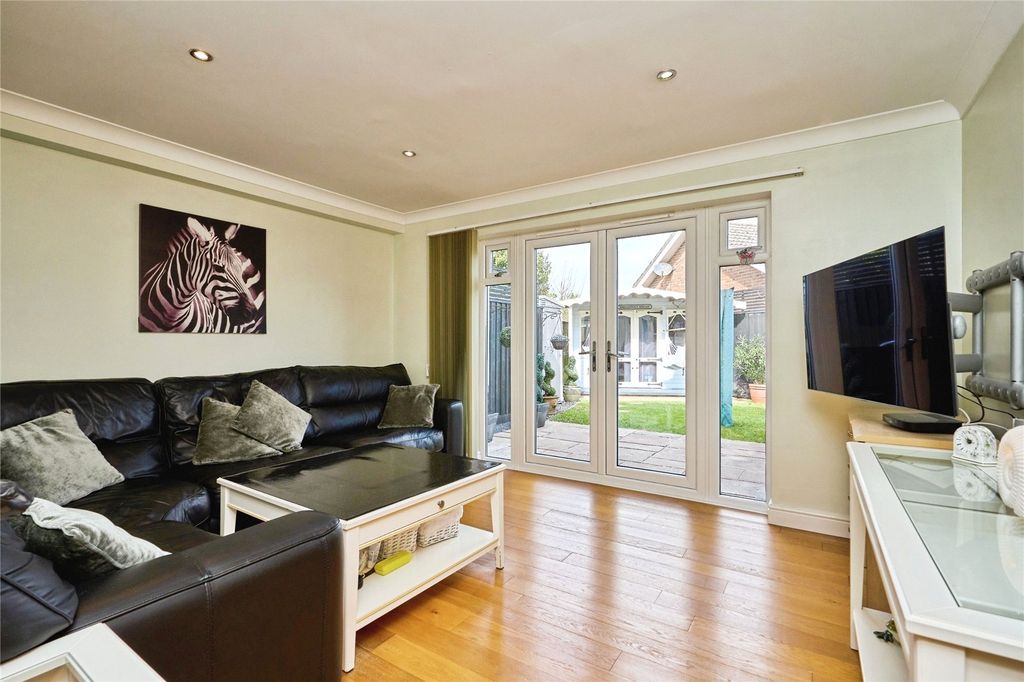 Property photo 3 of 23 Picture No. 21