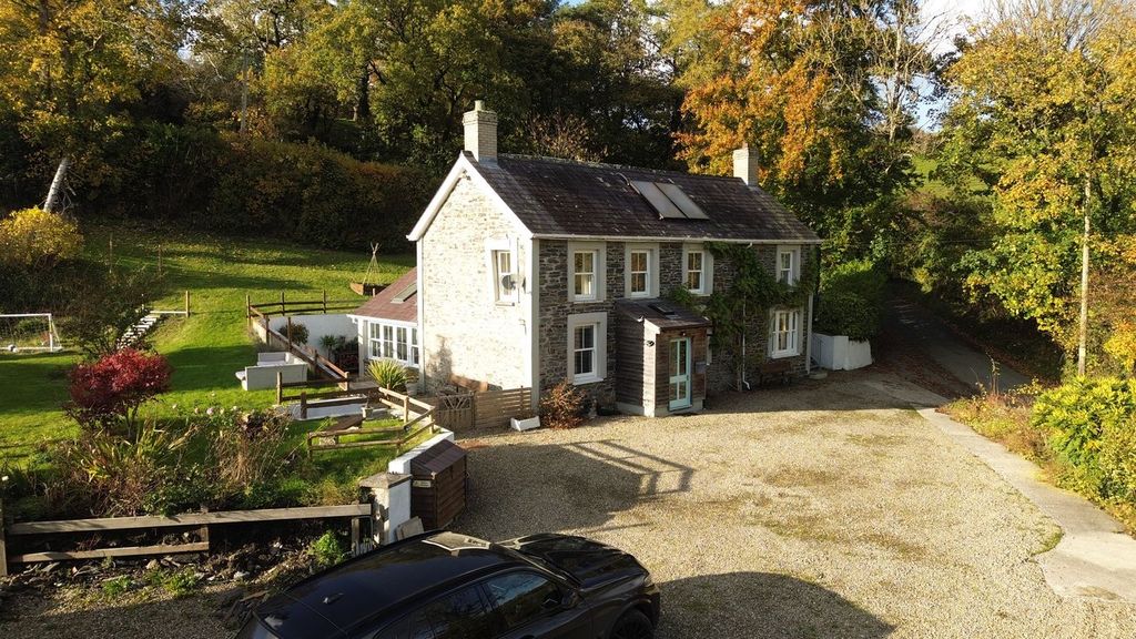 Property photo 1 of 33