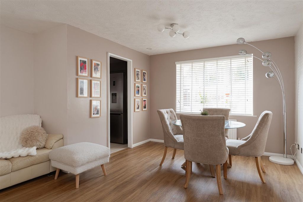 Property photo 2 of 11 4.Jpg
