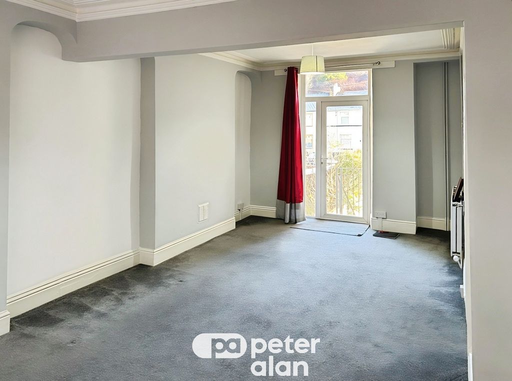 Property photo 3 of 16 Living Room