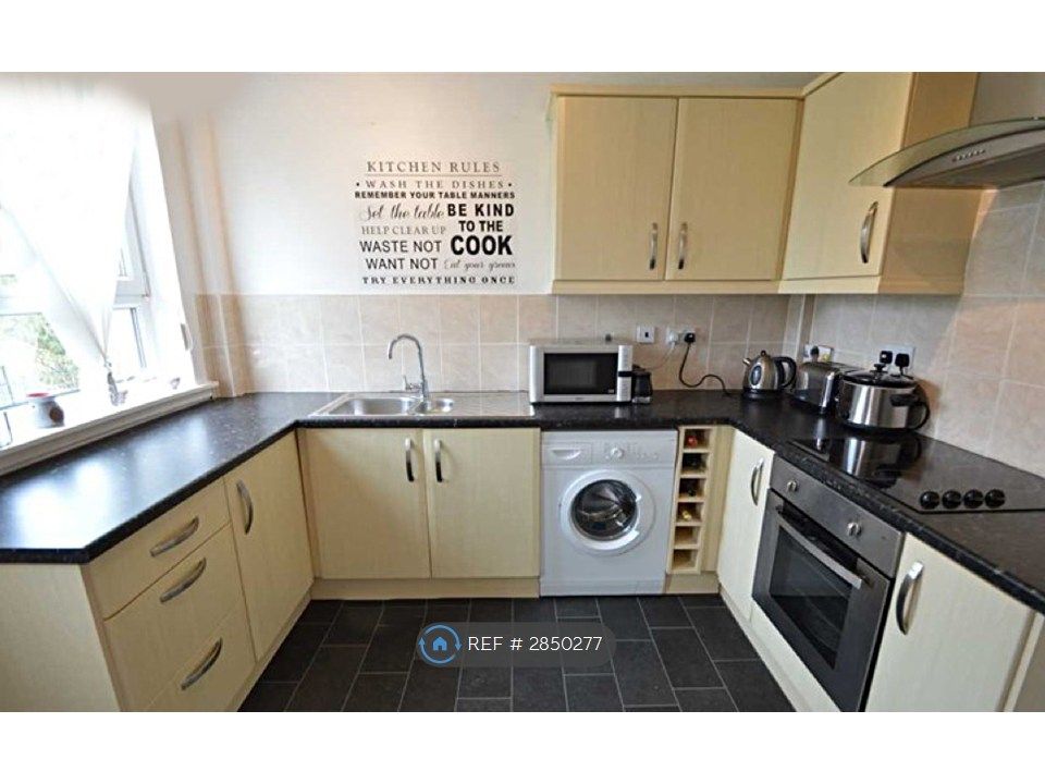 Property photo 2 of 7 Kitchen