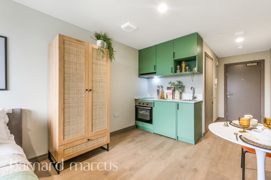 Property photo 3 of 8 Reception Room