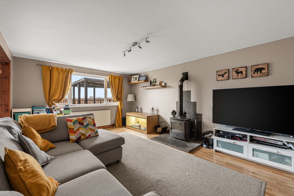 Property photo 2 of 24