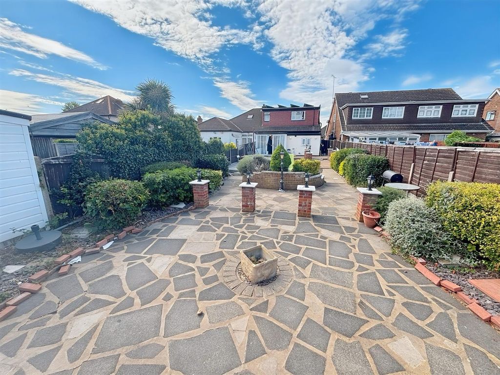 Property photo 2 of 26