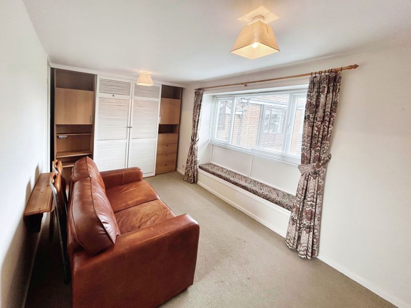 Property photo 3 of 8 Photo 7