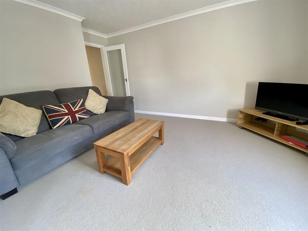 Property photo 2 of 18 Living Room