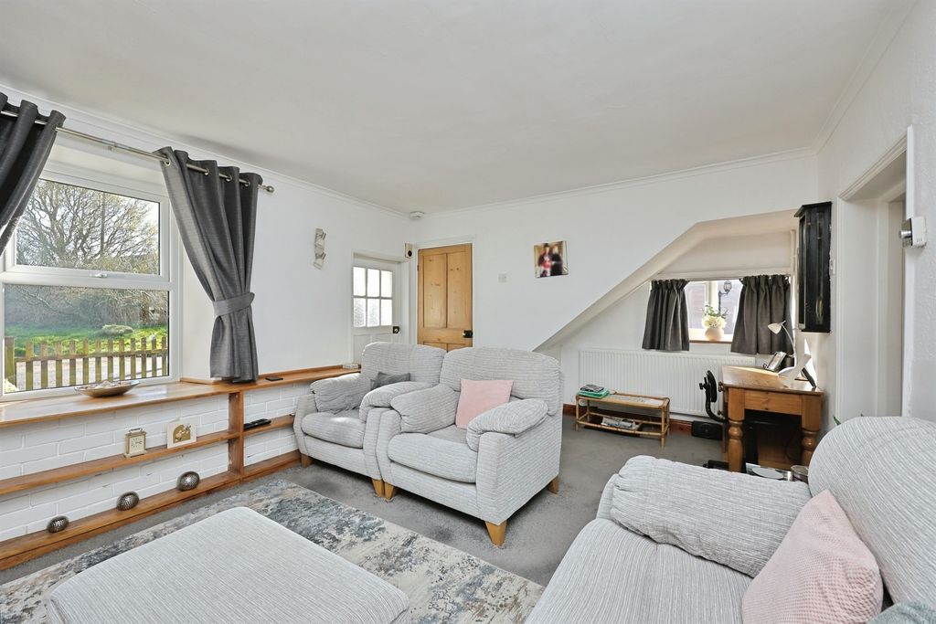 Property photo 3 of 18