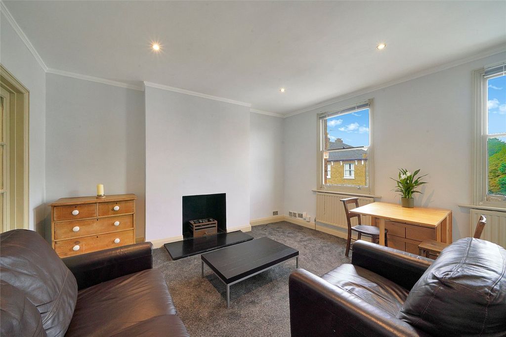 Property photo 2 of 14 Picture No. 16