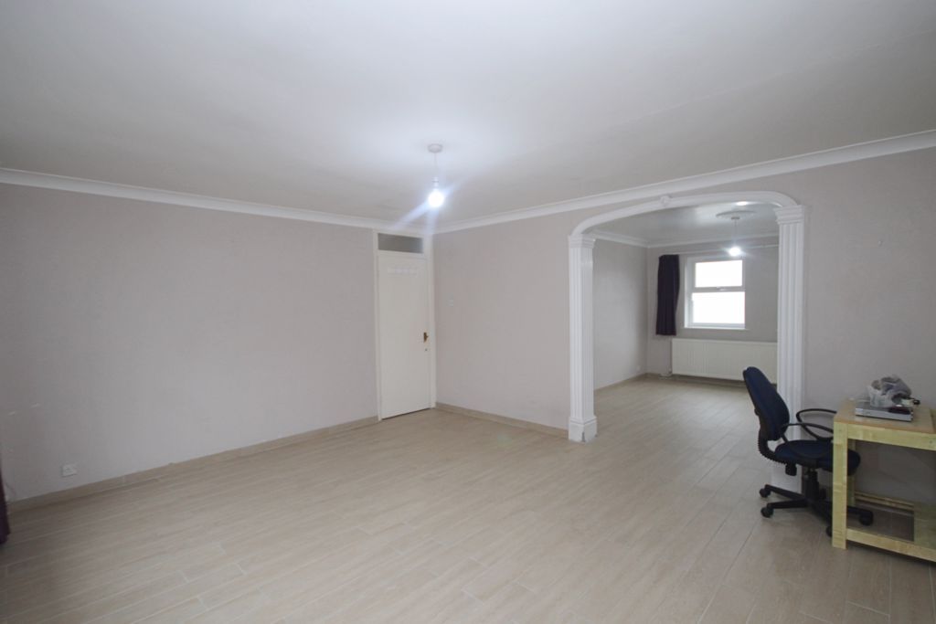 Property photo 3 of 13 Photo 11