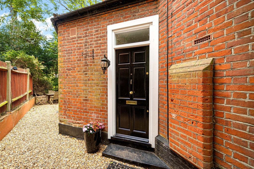 Property photo 2 of 18 Picture No. 22