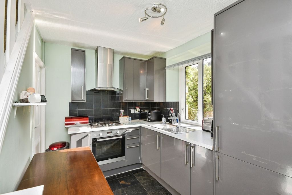Property photo 2 of 20 Kitchen Diner