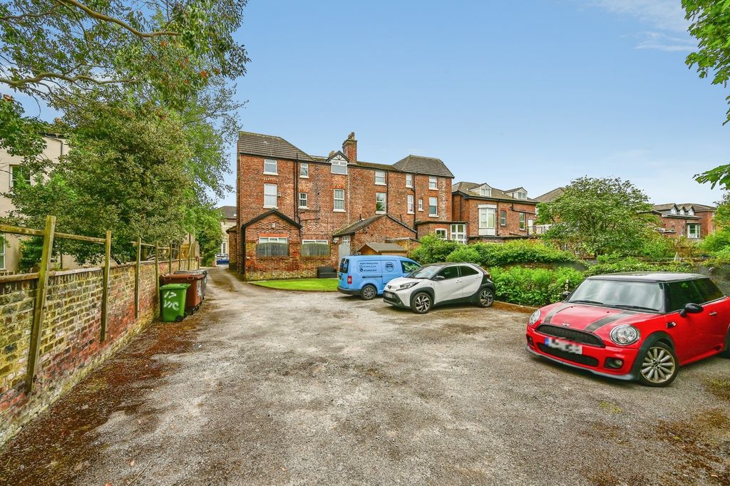 Property photo 2 of 12 Pbox-Img.Jpg