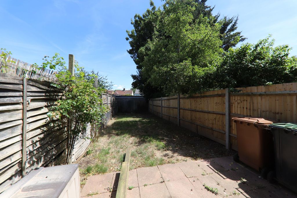Property photo 2 of 15 Garden