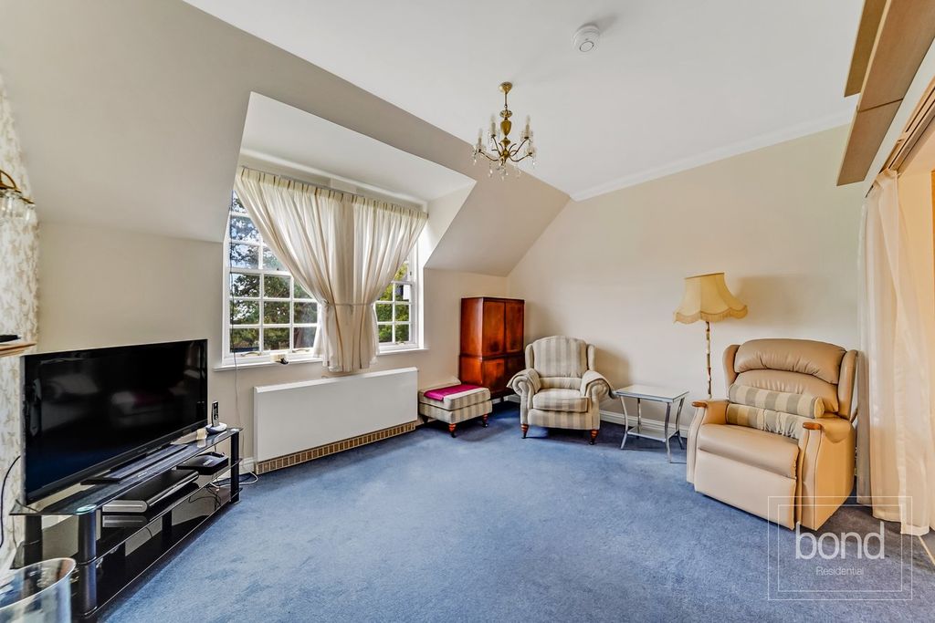 Property photo 3 of 19