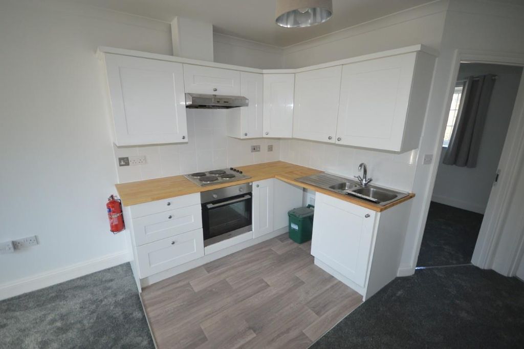 Property photo 2 of 12 Dsc_0049 (Medium).Jpg