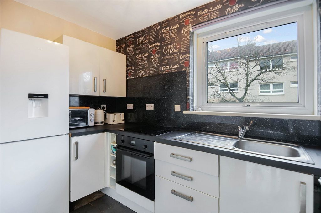 Property photo 3 of 21 Picture No. 07