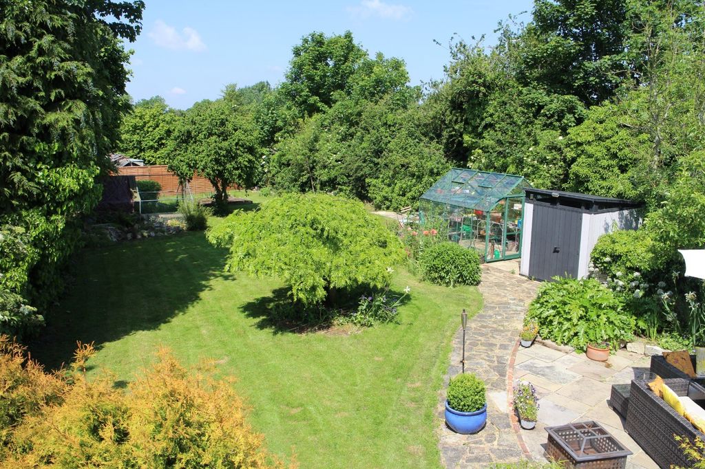 Property photo 3 of 32