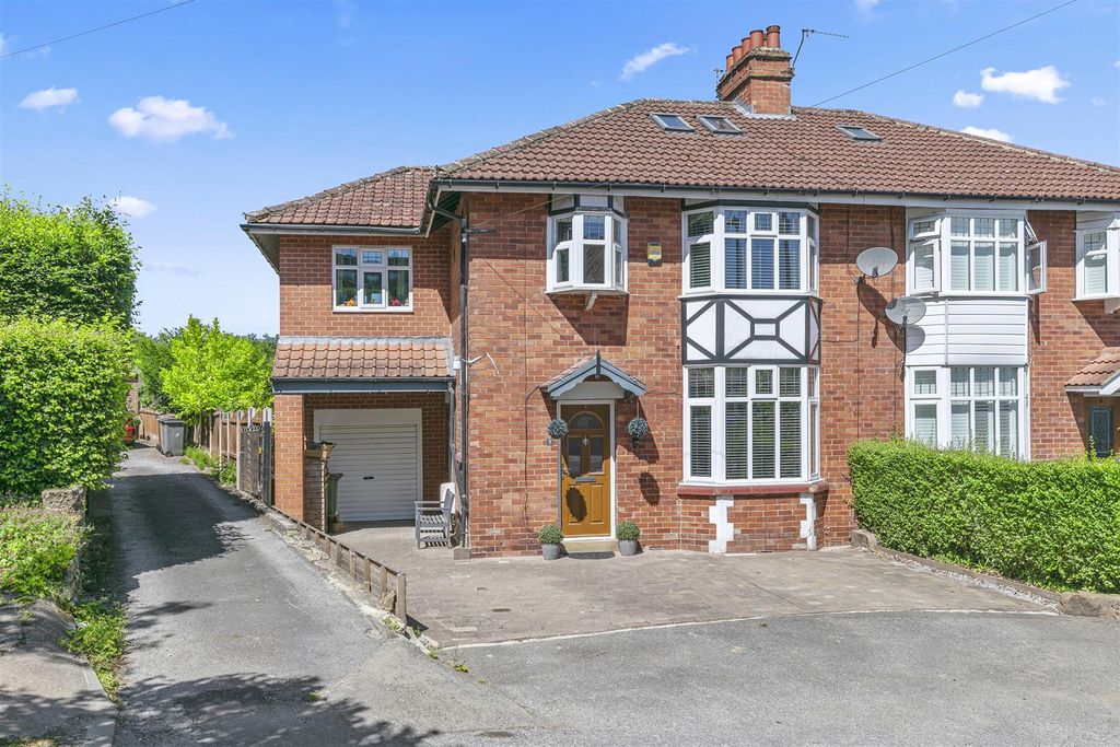 Property photo 1 of 28 Ghyll Beck Drive