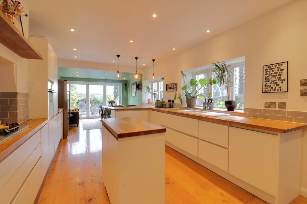 Property photo 2 of 26 2 - Picture No. 06