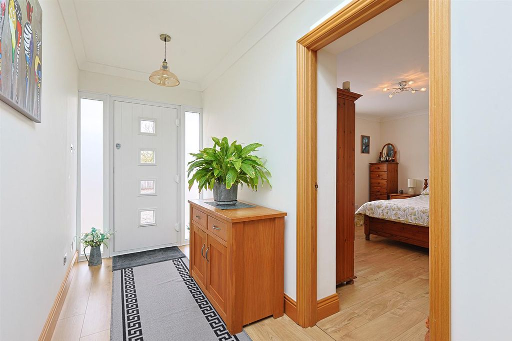 Property photo 3 of 24