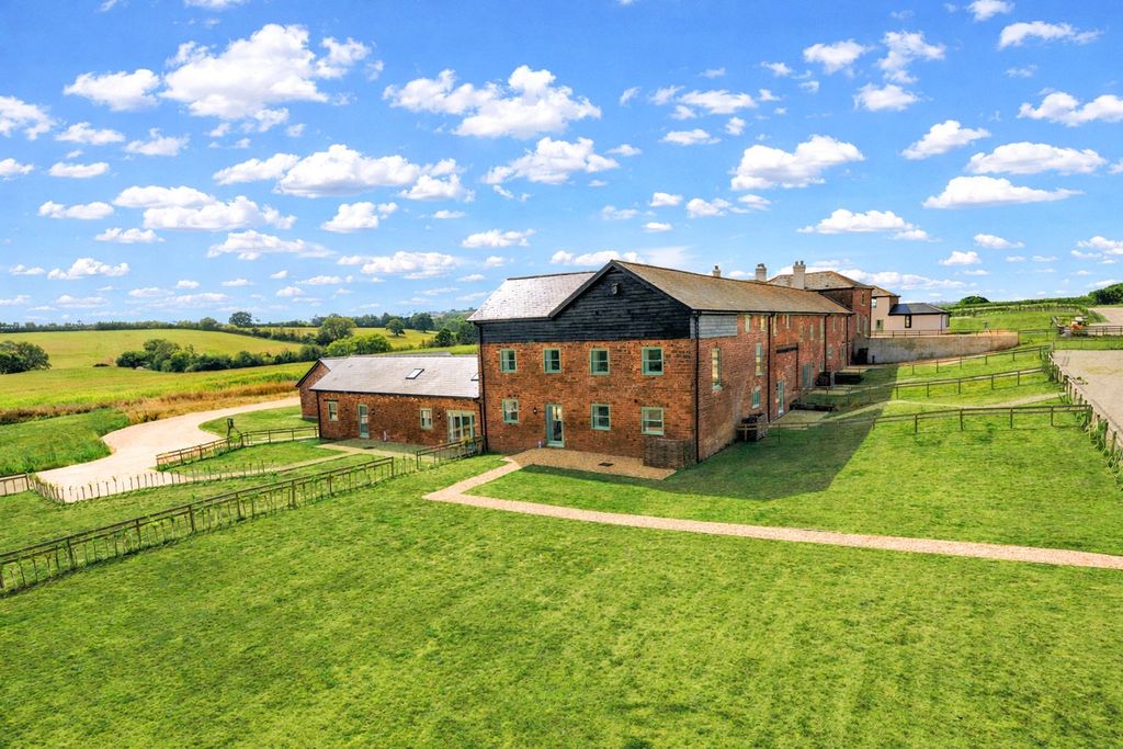 Property photo 1 of 13 External