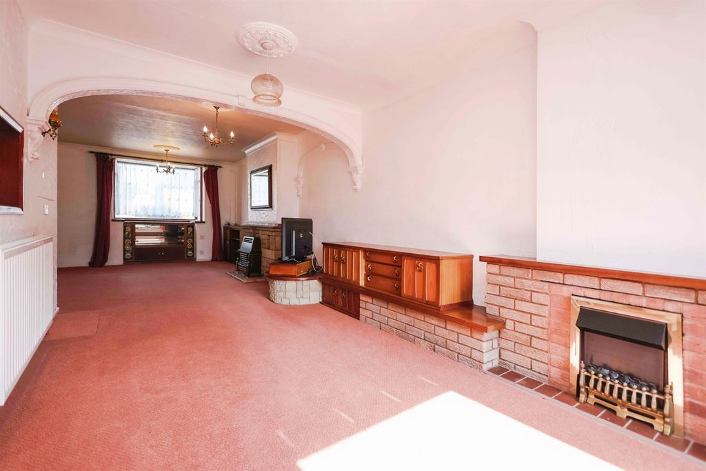 Property photo 3 of 17