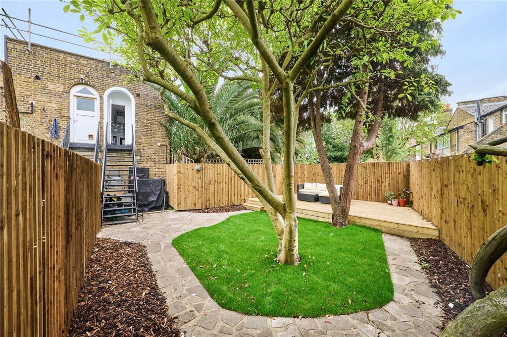 Property photo 2 of 9