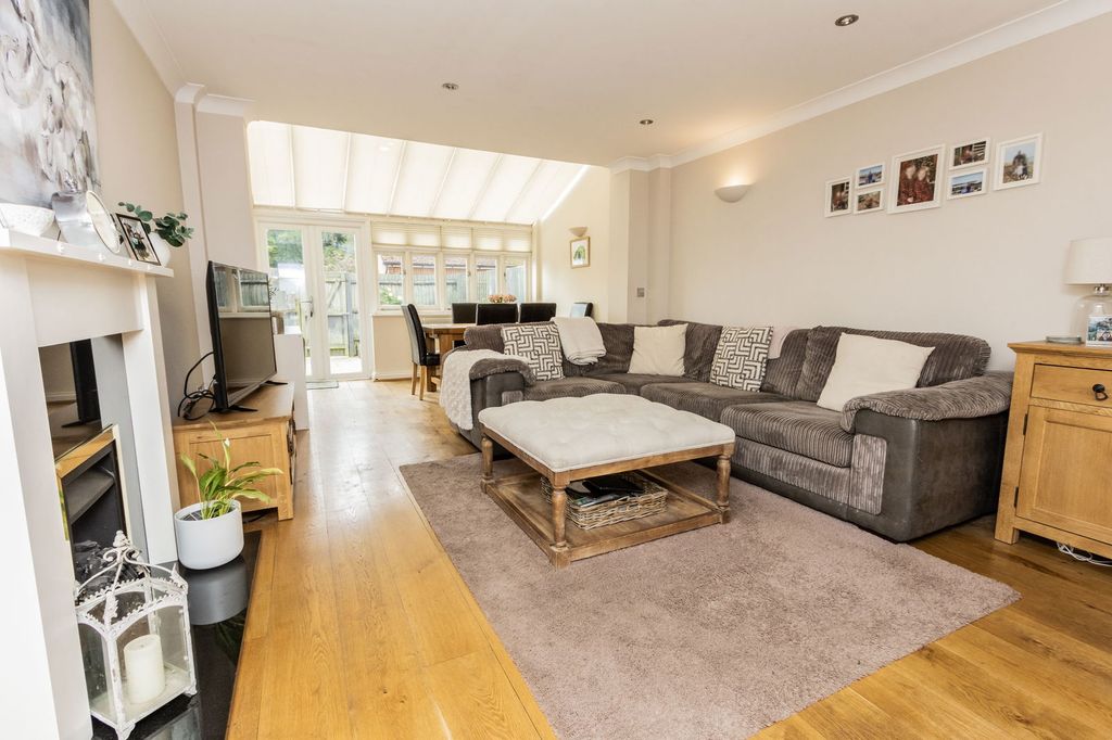 Property photo 2 of 13