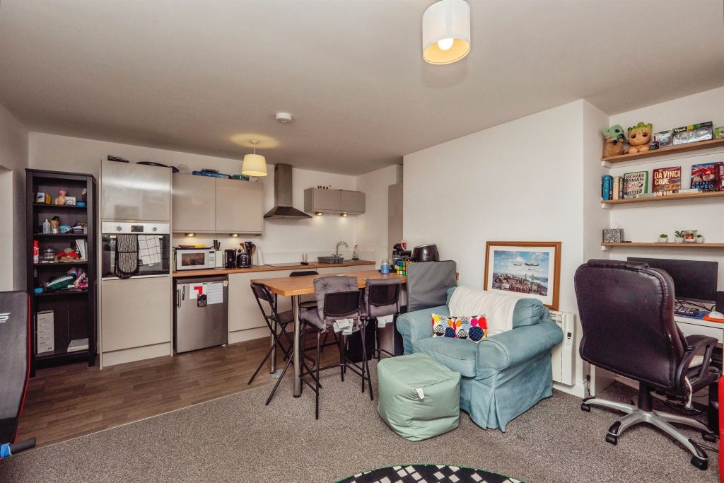 Property photo 2 of 11