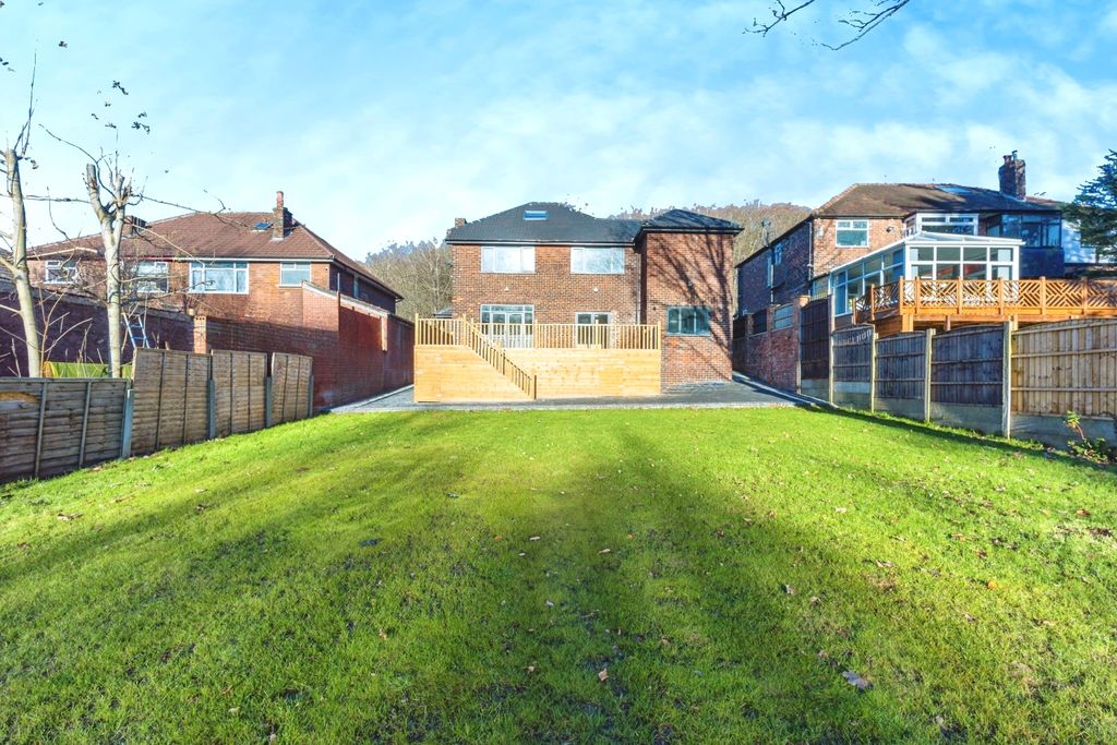 Property photo 3 of 39 251Bnr100O