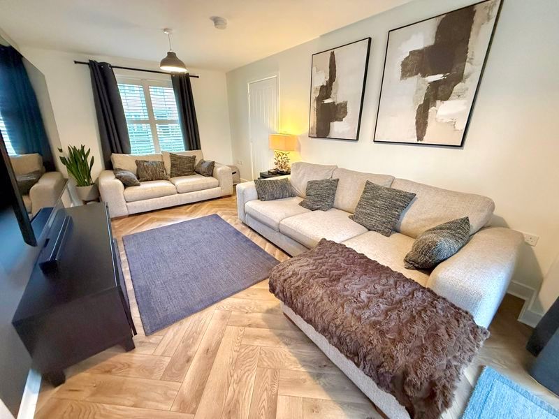 Property photo 3 of 20 Lounge