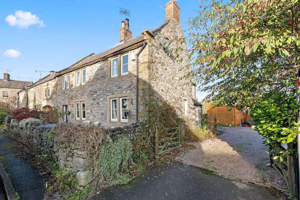 Property photo 1 of 31