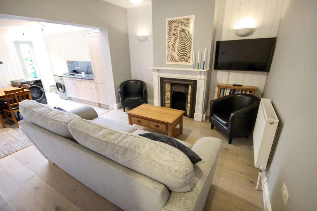 Property photo 3 of 16 Img_9362