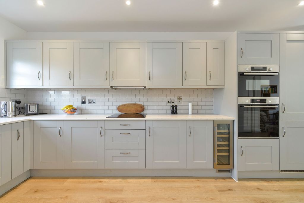 Property photo 3 of 15 Kitchen