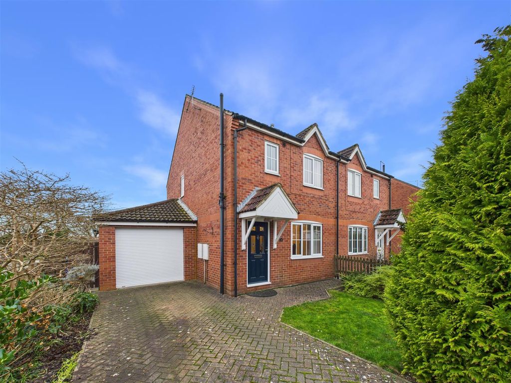 Property photo 1 of 15 Front