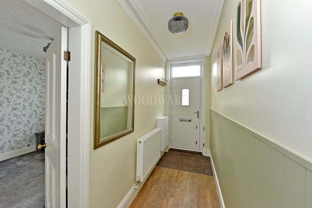 Property photo 3 of 19 Entrance Hallway